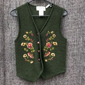 Jantzen petite green wool knit embroidered vest